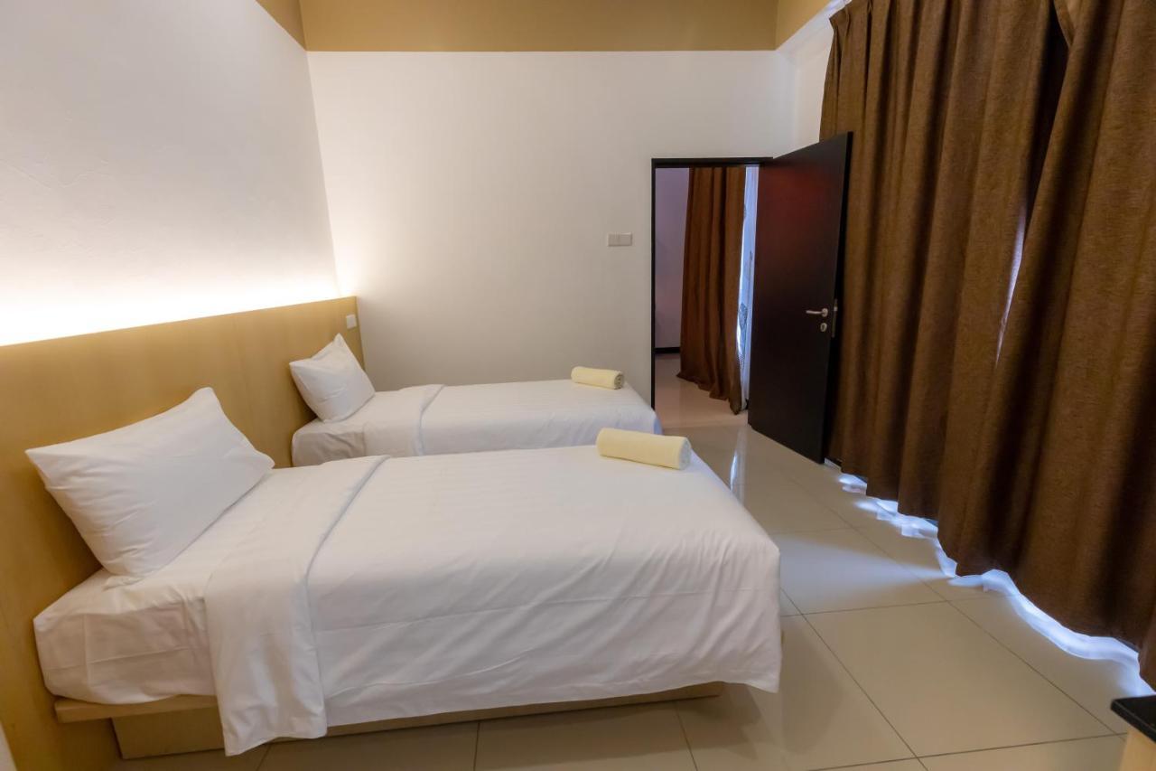 Scott Service Guest house George Town